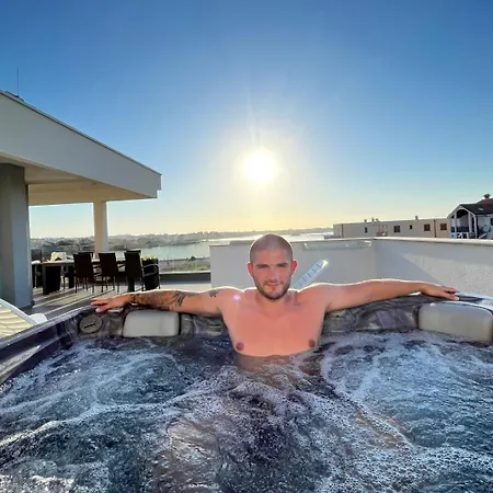 דירה Gabriel נין